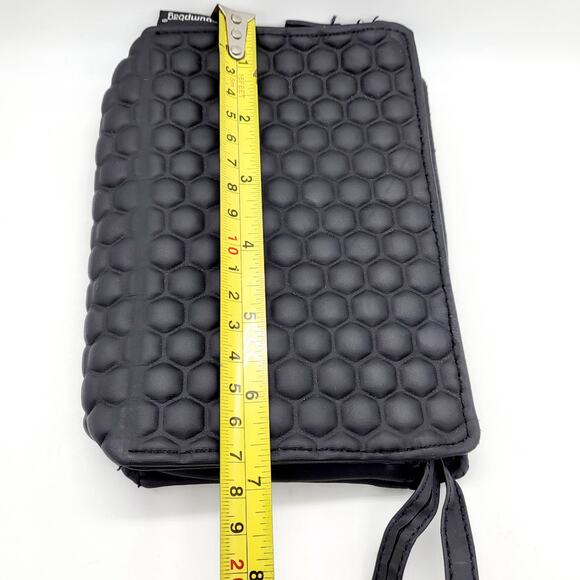 The Bump Black Hexagon Bag Bubble Mini Zip Closure Wristlet Pouch Bag - Picture 7 of 9